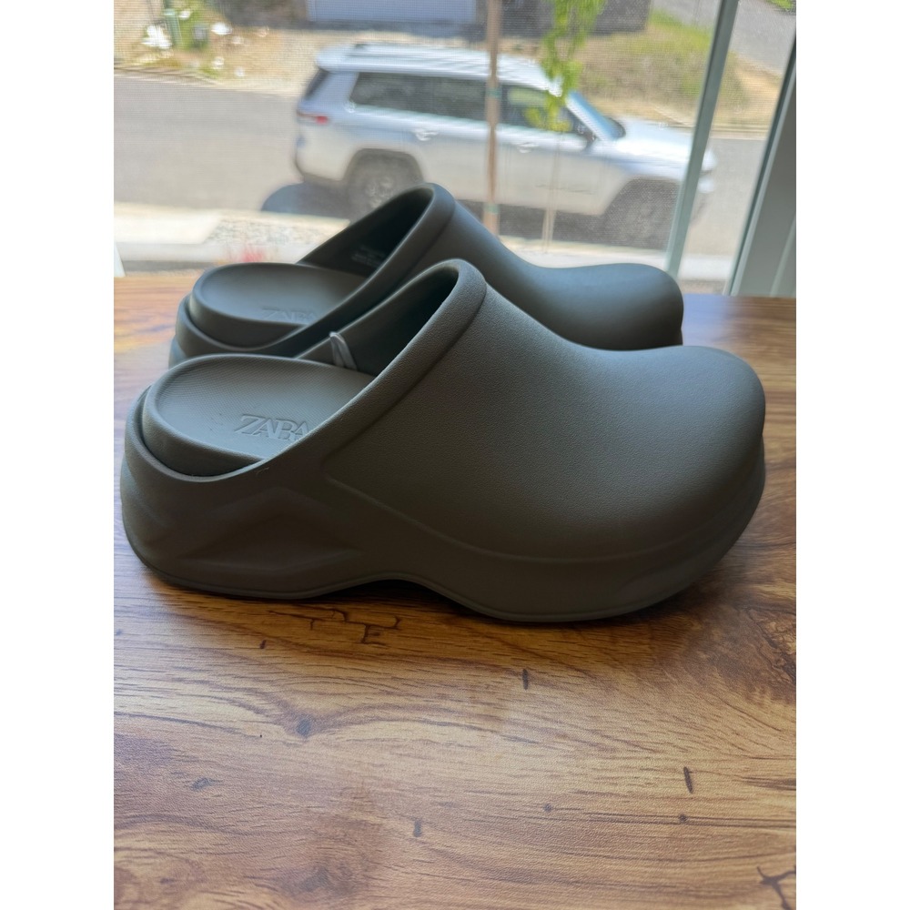 Zara Women's Rubberized Chunky Platform Clogs Khaki Green Mules Size US 7.5